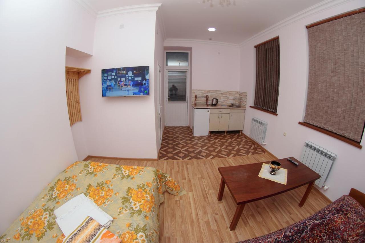 Vanand Guest House Gyumri Ngoại thất bức ảnh